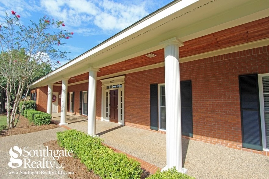 More Photos Of 1700 S 28th Ave, Hattiesburg Freestanding For Lease