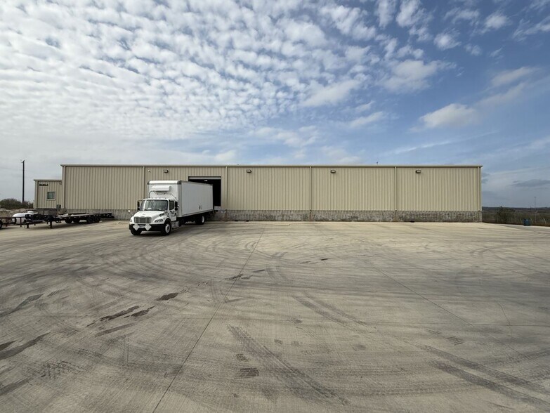 More Photos Of 6750 S Old Bastrop Hwy, San Marcos Unknown For Lease