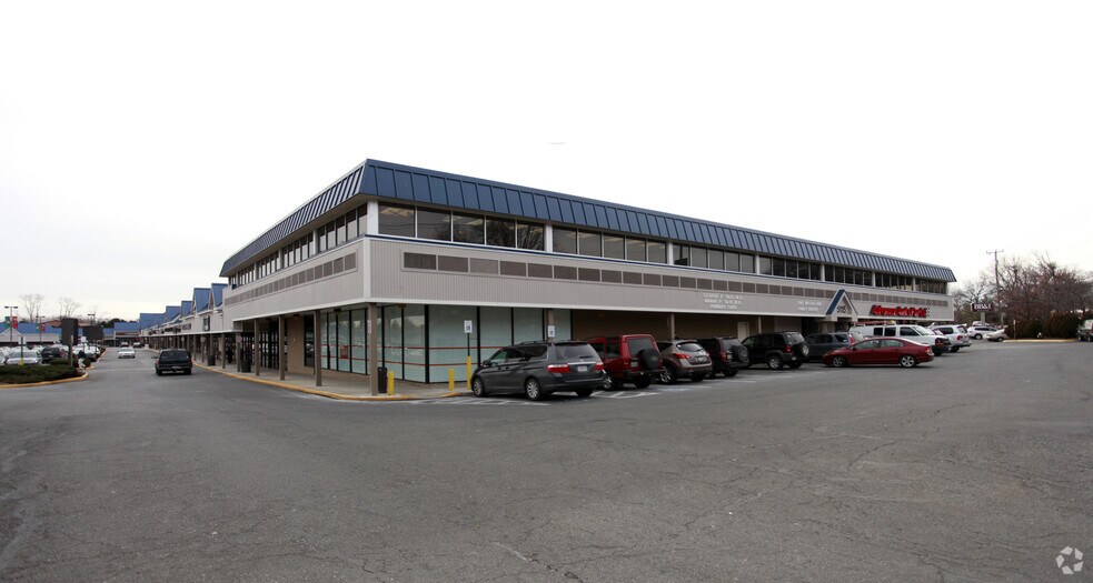 More Photos Of 6050-6144 Rose Hill Dr, Alexandria Unknown For Lease