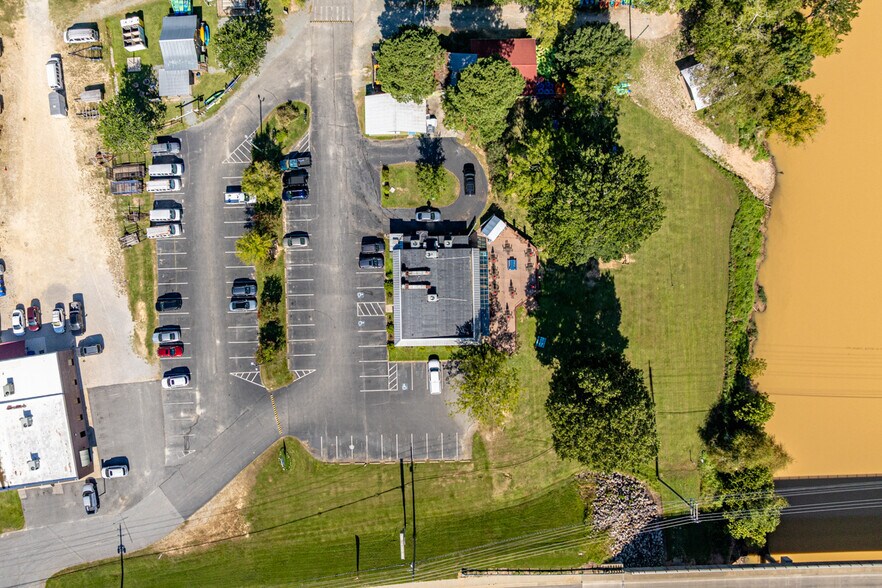 More Photos Of 100 S Main St, Lillington Restaurant For Sale