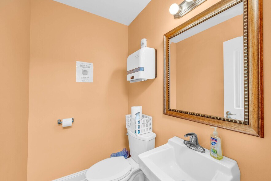 More Photos Of 24 Hartwell St, Royston Office For Sale