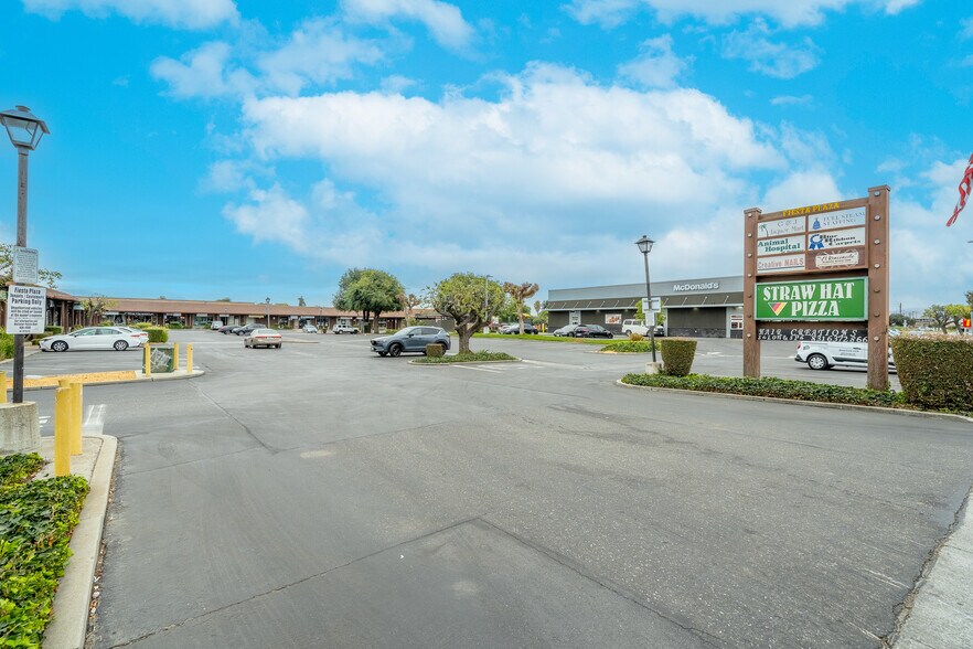 More Photos Of 191 San Felipe Rd, Hollister Unknown For Lease