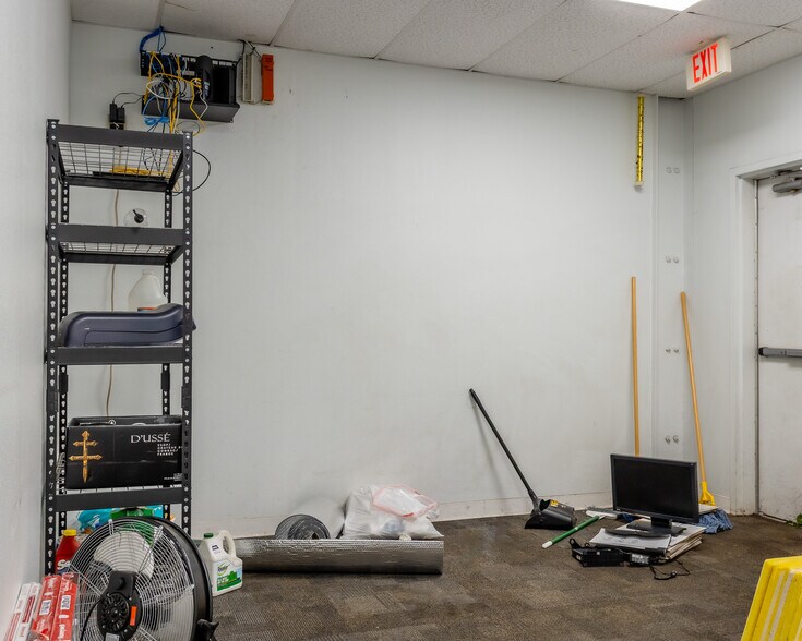 More Photos Of 7017 Baker Blvd, Richland Hills Storefront Retail Office For Lease