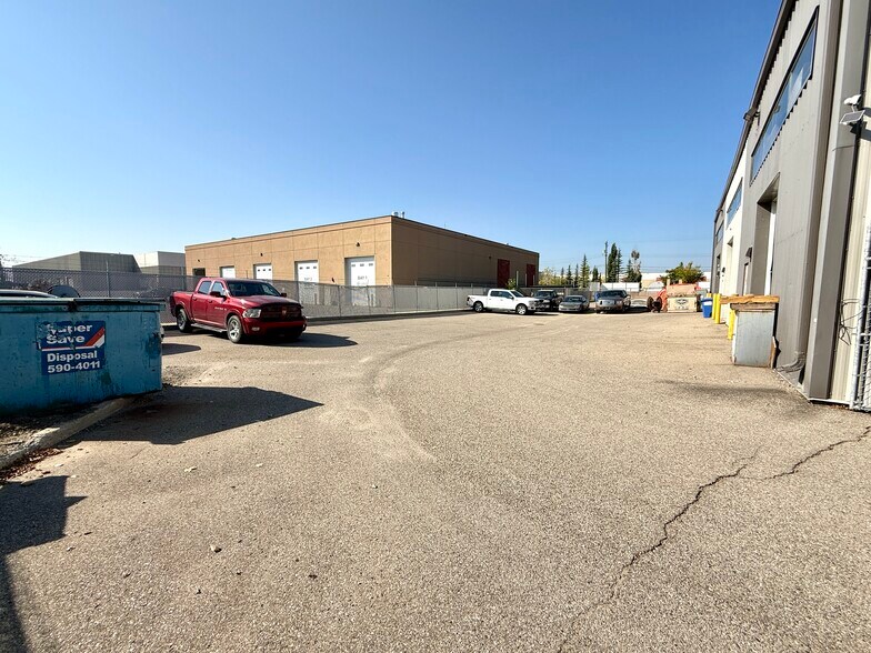 More Photos Of 4351 104th Ave SE, Calgary Warehouse For Sale