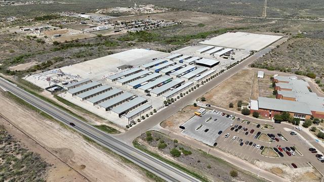 More Photos Of 102 Camino Nuevo, Laredo Warehouse For Sale