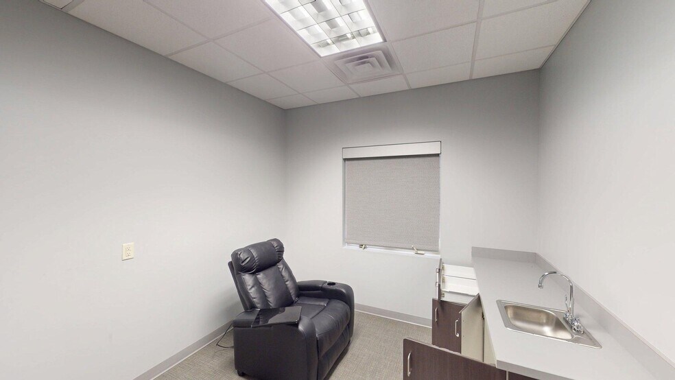 More Photos Of 1192 E Pershing Rd, Decatur Medical For Lease