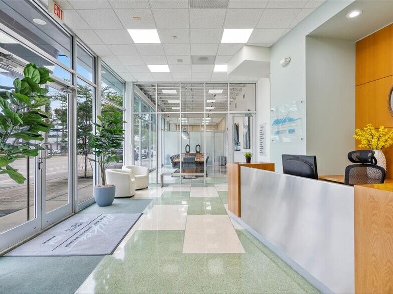 More Photos Of 2404 Hollywood Blvd, Hollywood Loft Creative Space For Sale