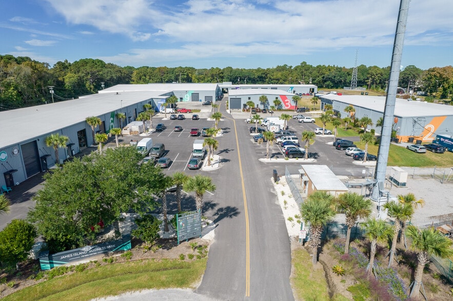More Photos Of 1750 Signal Point Rd, Charleston Warehouse For Lease