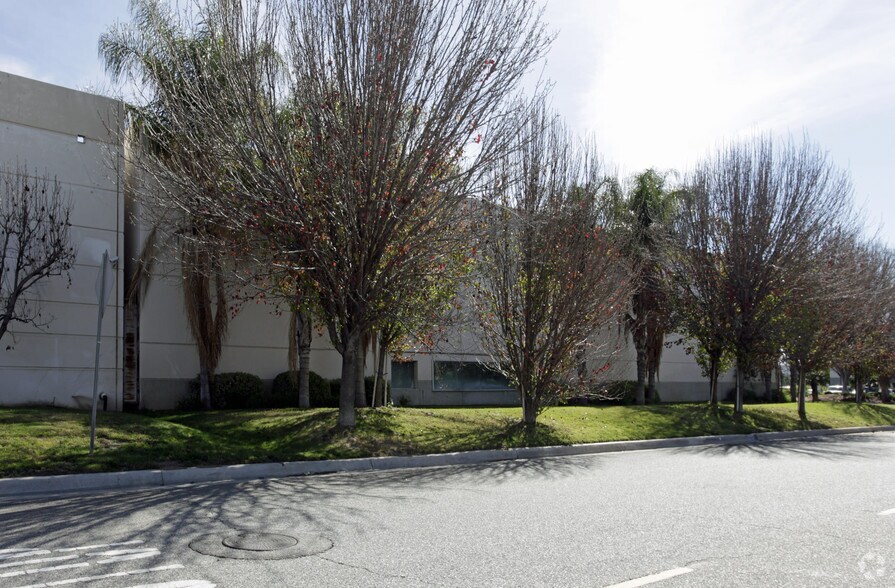 More Photos Of 2905 E Philadelphia St, Ontario Warehouse For Lease