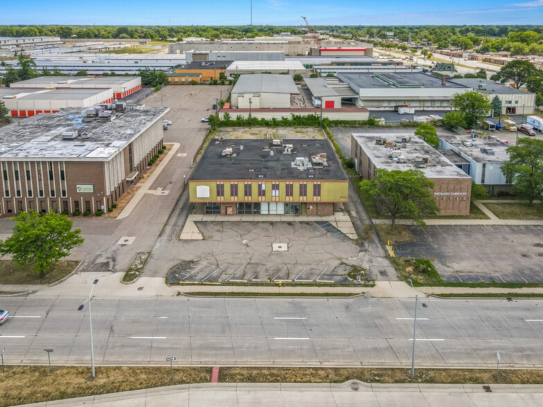 More Photos Of 20800 Greenfield Rd, Oak Park Medical For Sale