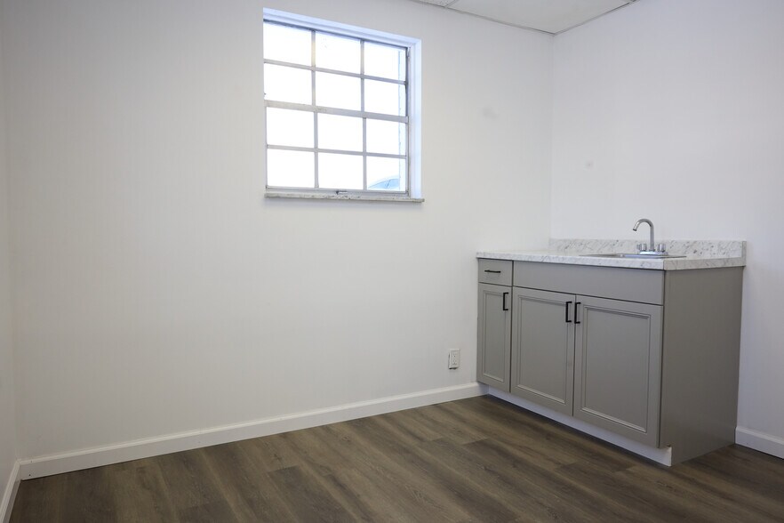 More Photos Of 3494 S Hamilton Rd, Columbus Office For Lease