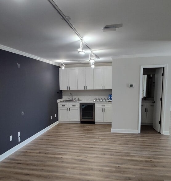 More Photos Of 110 Hepler St, Kernersville Medical For Lease