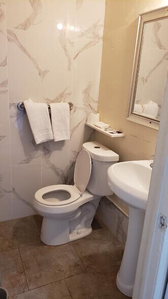 More Photos Of 14710 Bleeker St, Sylmar Hotel For Sale