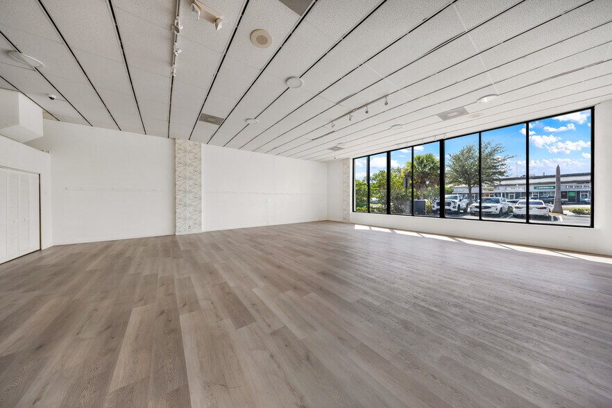 More Photos Of 9855 S Dixie Hwy, Pinecrest Freestanding For Sale