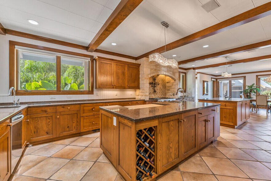 More Photos Of 43 Pool Rd, Richards Specialty For Sale