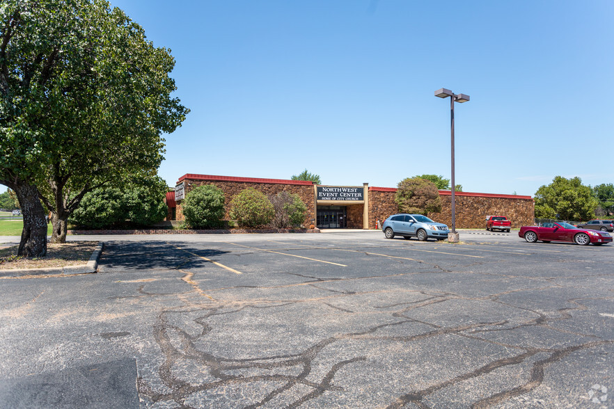 Primary Photo Of 6009 NW Expressway St, Oklahoma City Religious Facility For Lease