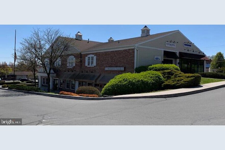 More Photos Of 351-361 W Main St, Leola General Retail For Lease