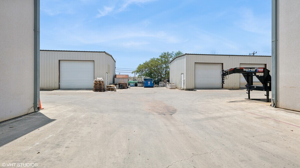 More Photos Of 4830 Whirlwind Dr, San Antonio Warehouse For Sale
