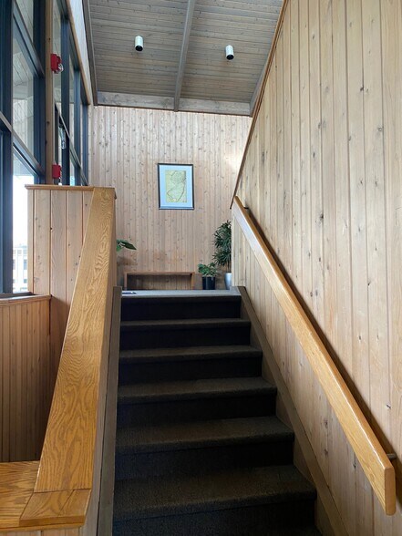 More Photos Of 59 Avenue at the Commons, Shrewsbury Medical For Lease