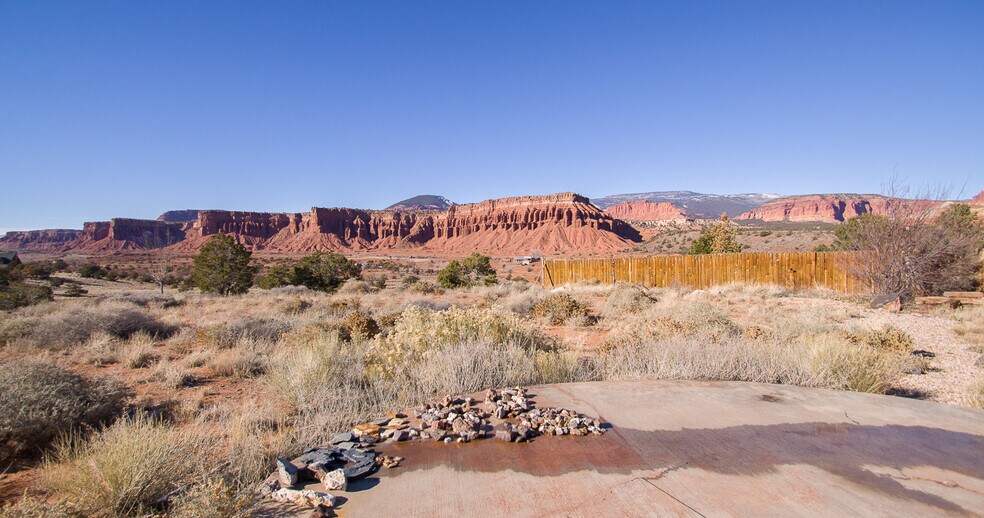 More Photos Of 397 N Wendy St, Torrey Specialty For Sale