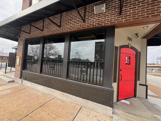 More Photos Of 701 S Broadway, Saint Louis Restaurant For Sale