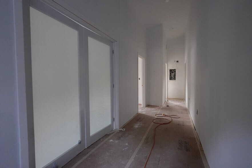More Photos Of 1341 Central St, Leominster Flex For Lease