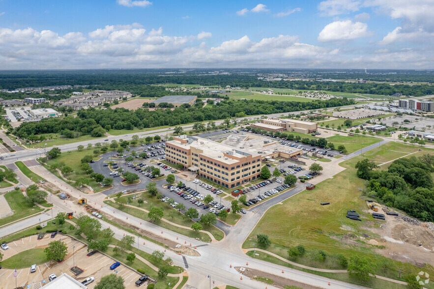 More Photos Of 3201 University Dr E, Bryan Medical For Lease