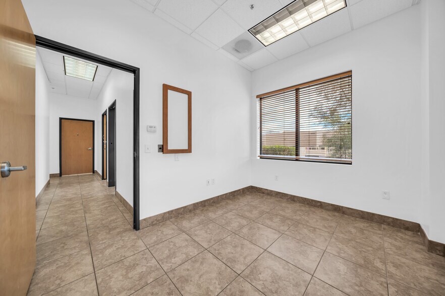 More Photos Of 3710 W Greenway Rd, Phoenix Medical For Sale