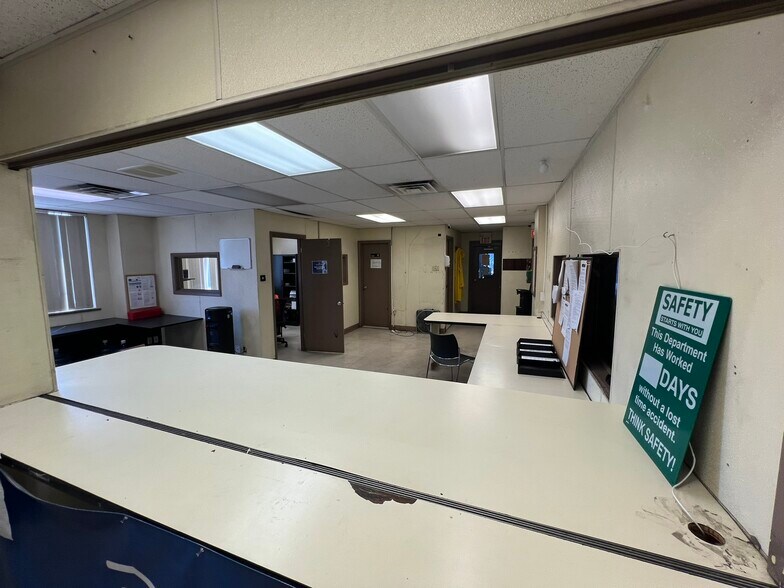 More Photos Of 1132 N Irving St, Allentown Truck Terminal For Lease