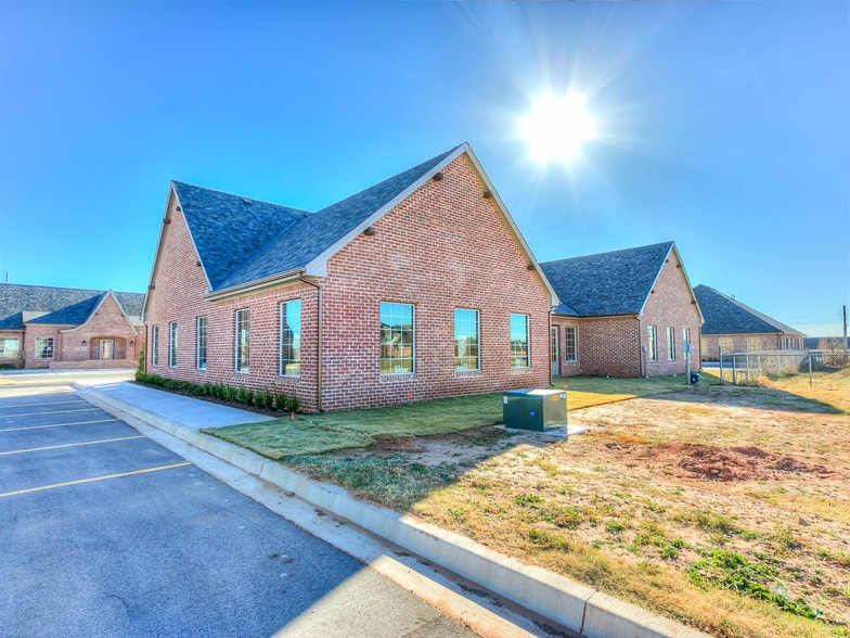 More Photos Of 2240 NW 36th Ave, Norman Medical For Sale