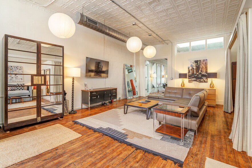 More Photos Of 33 Carolina Ln, Asheville Office For Sale