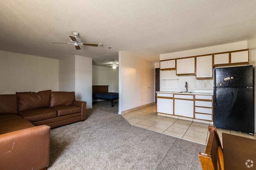 More Photos Of 320 Lee Ave, Bullhead City Apartments For Sale