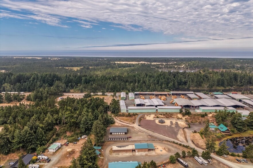 More Photos Of 93697 Storage Dr, North Bend Specialty For Sale