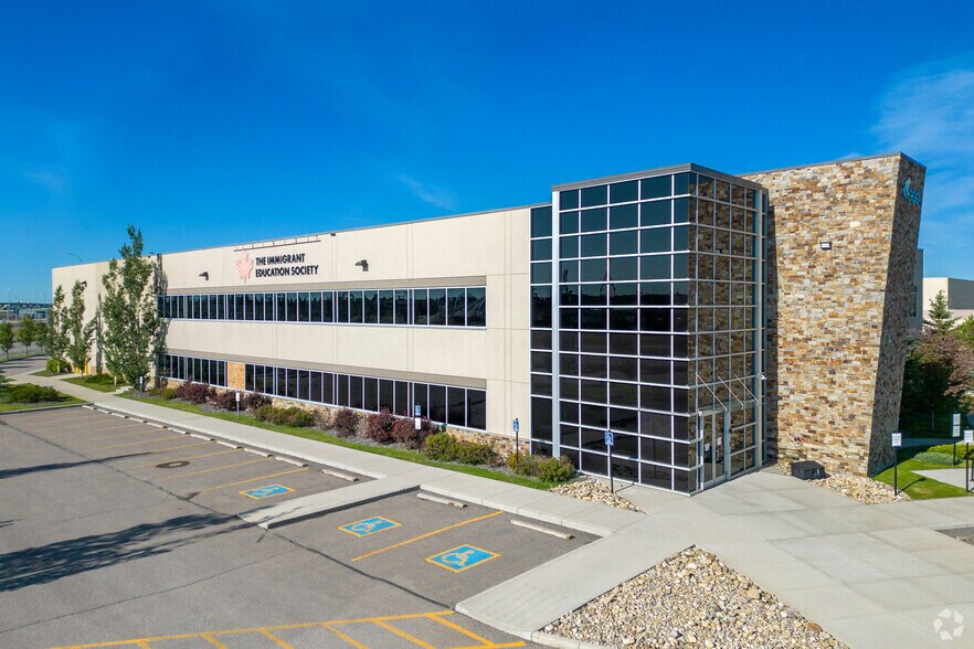 Primary Photo Of 3675 63rd Ave NE, Calgary Warehouse For Lease