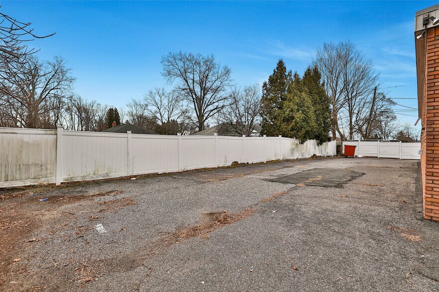 More Photos Of 1 Old Middletown Rd, Pearl River Medical For Lease