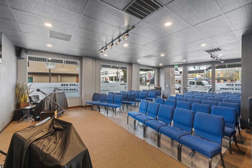More Photos Of 340 Central Ave, Coos Bay Medical For Lease