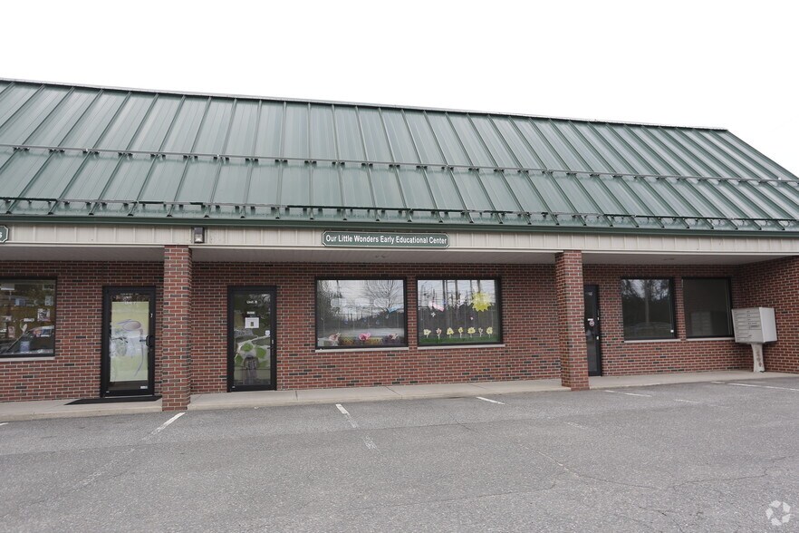 More Photos Of 939-941 Salem St, Groveland Storefront Retail Office For Sale