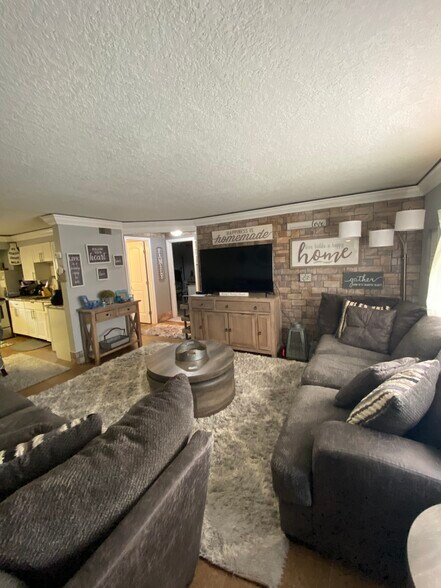 More Photos Of 8051 Ulmerton Rd, Largo Office For Sale