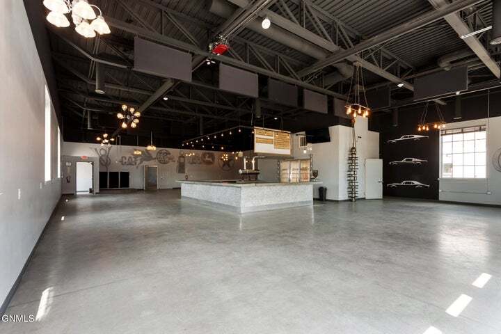 More Photos Of 213 11th St W, Williston Restaurant For Sale