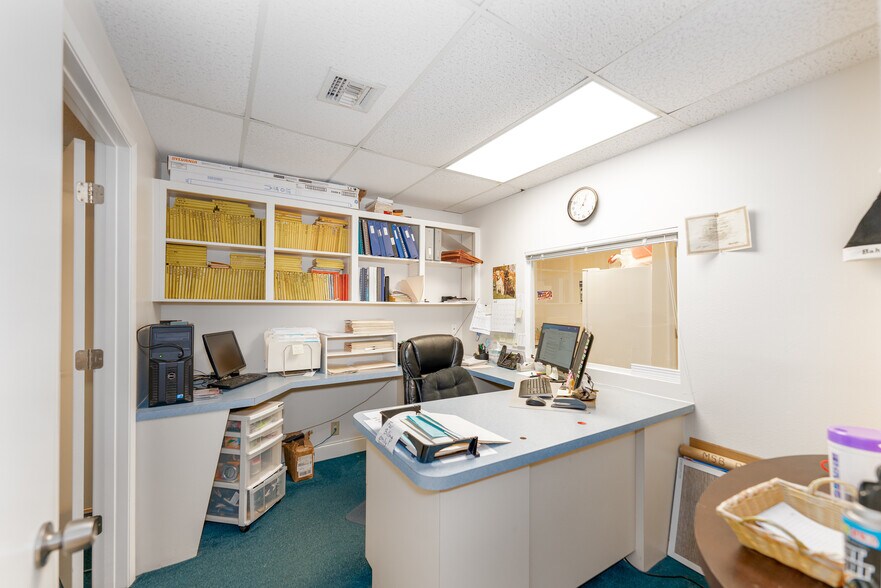 More Photos Of 31 Sarasota Center Blvd, Sarasota Office For Sale