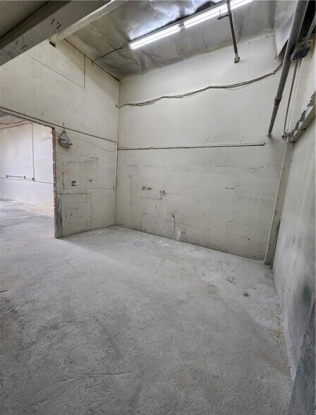 More Photos Of 12970 Branford St, Pacoima Warehouse For Lease