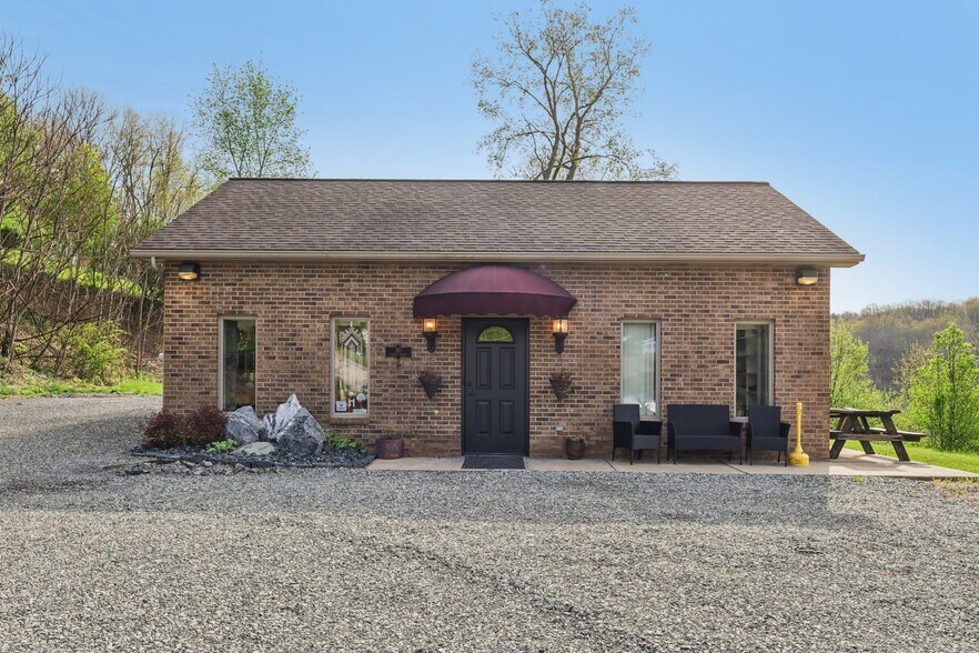 More Photos Of 30 Terrace Ave, Leechburg Office For Sale