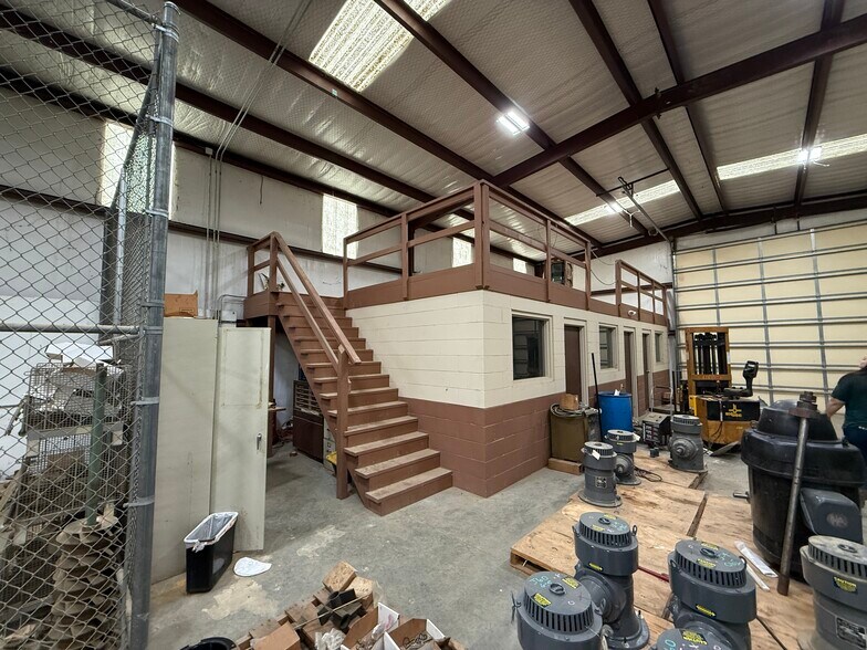 More Photos Of 2015 S Main St, Stuttgart Warehouse For Sale
