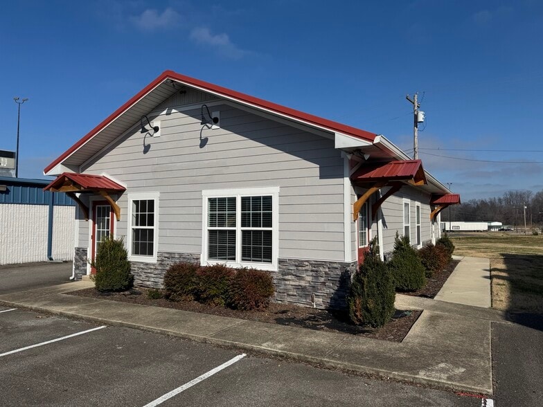 More Photos Of 172 Luyben Hills Rd, Kingston Springs Office For Lease