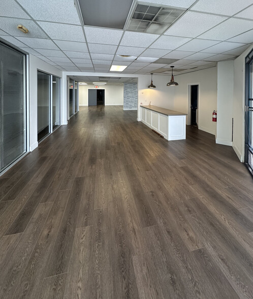 More Photos Of 5708 N Shepherd Dr, Houston Unknown For Lease