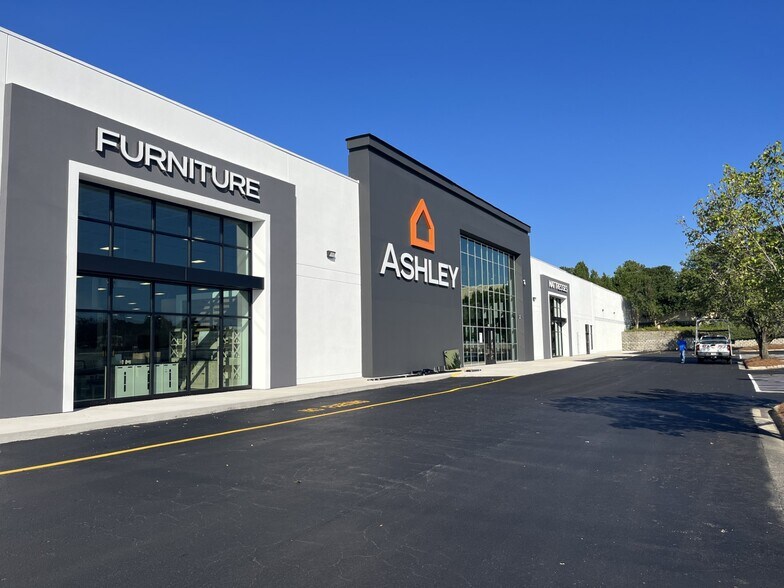 Primary Photo Of 815 E Innes St, Salisbury General Retail For Lease