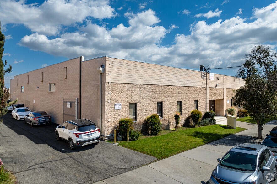 More Photos Of 9736-9742 Eton Ave, Chatsworth Industrial For Lease