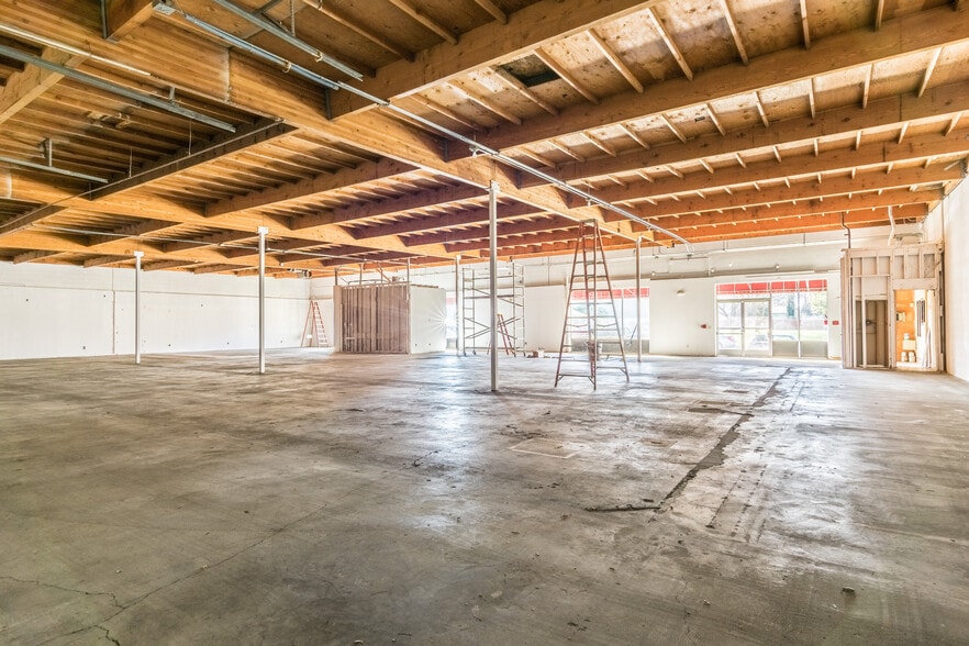 More Photos Of 27 Commerce Pl, Vacaville Warehouse For Lease