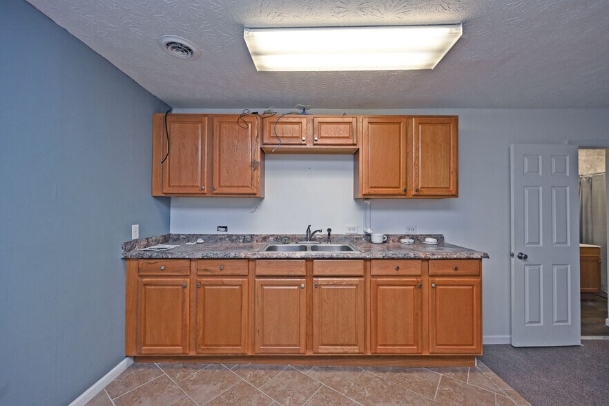 More Photos Of 9101 N Dixie Dr, Dayton Storefront Retail Office For Sale