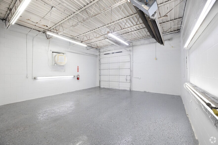 More Photos Of 5018 Euclid Rd, Virginia Beach Service For Lease